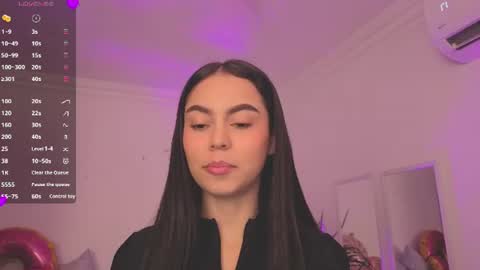 Alejandra online show from August 3, 11:15 am