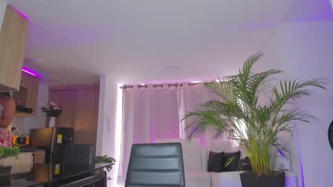 A L E J A N D R A online show from February 27, 7:04 pm