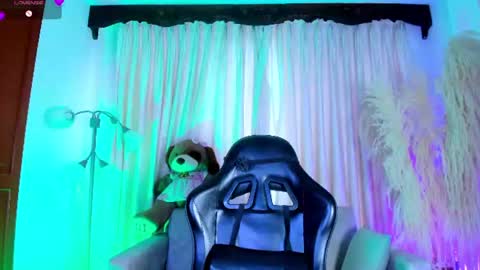 Snapshot of alejagarcia_ chatting on June 20, 9:17 pm CUTE ALEJA online show from June 20, 9:17 pm