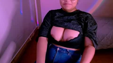 Snapshot of alejandra_conde chatting on July 2, 11:33 pm Alejandra online show from July 2, 11:33 pm