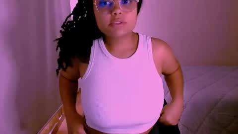 Snapshot of alejandra_conde chatting on July 16, 4:57 pm Alejandra online show from July 16, 4:57 pm