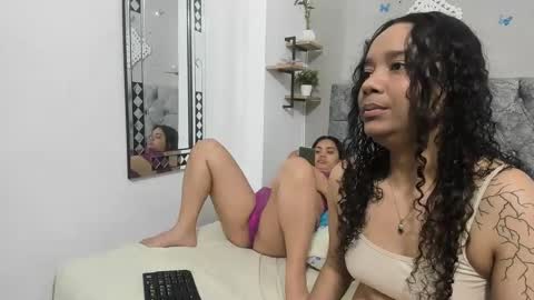 Snapshot of alejandra_evanss chatting on December 22, 5:56 am alejandra_evanss online show from December 22, 5:56 am