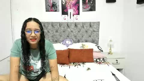 alejandra_evanss online show from June 27, 11:32 pm