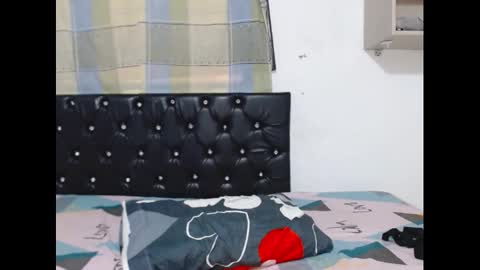 Snapshot of alejandrito_king chatting on December 1, 2:44 pm alejandrito_king online show from December 1, 2:44 pm