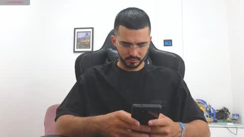 Snapshot of alejandroo_7 chatting on January 9, 6:42 pm alejandroo_7 online show from January 9, 6:42 pm