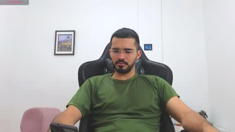 Snapshot of alejandroo_7 chatting on January 18, 6:23 pm alejandroo_7 online show from January 18, 6:23 pm