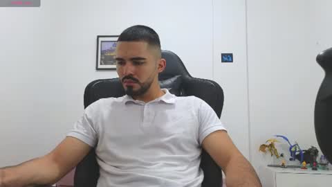Snapshot of alejandroo_7 chatting on July 8, 6:23 pm alejandroo_7 online show from July 8, 6:23 pm