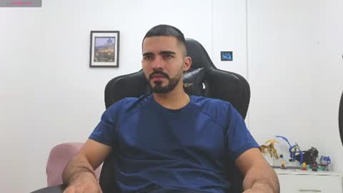 Snapshot of alejandroo_7 chatting on July 10, 5:37 pm alejandroo_7 online show from July 10, 5:37 pm