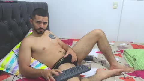 Snapshot of alejandroo_7 chatting on July 12, 11:51 pm alejandroo_7 online show from July 12, 11:51 pm