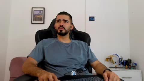 Snapshot of alejandroo_7 chatting on July 18, 7:28 pm alejandroo_7 online show from July 18, 7:28 pm