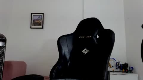Snapshot of alejandroo_7 chatting on July 20, 8:55 pm alejandroo_7 online show from July 20, 8:55 pm