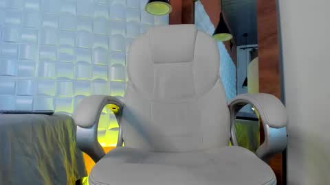 Snapshot of alejandrostorm chatting on October 22, 9:47 pm Alejo online show from October 22, 9:47 pm