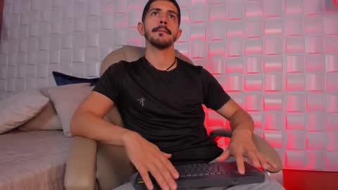 Alejo  online show from February 24, 8:40 pm