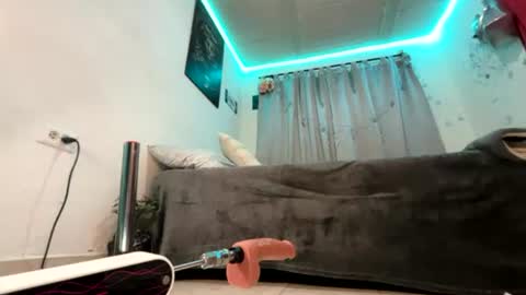 Snapshot of alejo_cute chatting on June 27, 7:41 pm alejo_cute online show from June 27, 7:41 pm