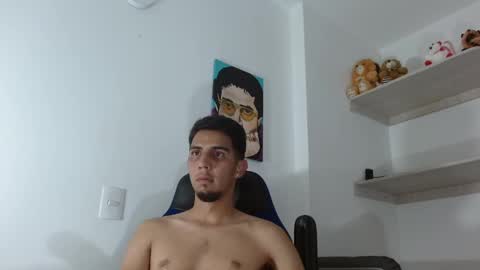 Snapshot of alejo_hot23 chatting on January 18, 3:42 am David online show from January 18, 3:42 am