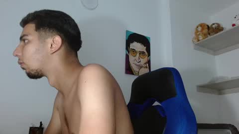 Snapshot of alejo_hot23 chatting on January 21, 2:54 am David online show from January 21, 2:54 am