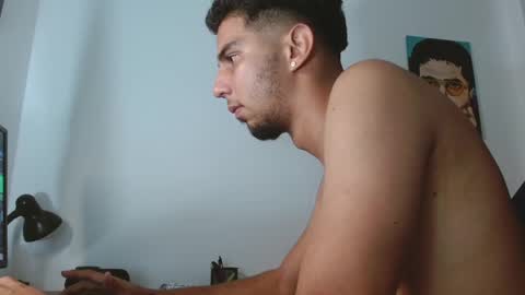 Snapshot of alejo_hot23 chatting on February 9, 3:00 am David online show from February 9, 3:00 am