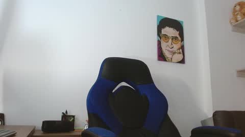 Snapshot of alejo_hot23 chatting on February 10, 2:52 am David online show from February 10, 2:52 am