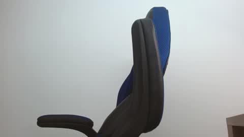 Snapshot of alejo_hot23 chatting on February 21, 1:33 am David online show from February 21, 1:33 am