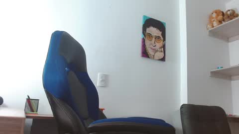 Snapshot of alejo_hot23 chatting on February 28, 3:37 am David online show from February 28, 3:37 am