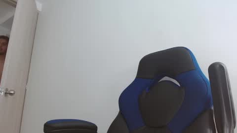 Snapshot of alejo_hot23 chatting on March 1, 4:00 pm David online show from March 1, 4:00 pm