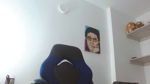 Snapshot of alejo_hot23 chatting on March 6, 3:02 am David online show from March 6, 3:02 am