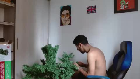 Snapshot of alejo_hot23 chatting on November 16, 6:35 pm David online show from November 16, 6:35 pm