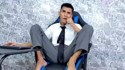 alejo peverell online show from March 13, 6:09 am