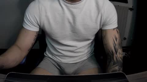 Snapshot of alejoduarte16 chatting on December 3, 7:01 pm alejoduarte16 online show from December 3, 7:01 pm