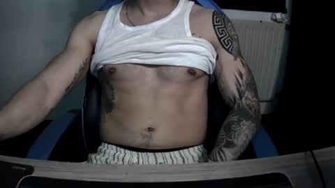Snapshot of alejoduarte16 chatting on April 3, 12:14 pm alejoduarte16 online show from April 3, 12:14 pm