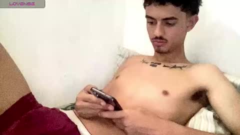 alejoochoa2222 online show from November 27, 1:51 am