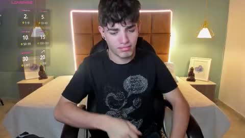 ALejoo Saenz online show from November 23, 3:39 am