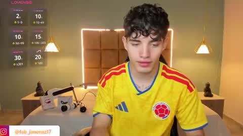 Snapshot of alejootwink chatting on July 4, 1:01 am ALejoo Saenz online show from July 4, 1:01 am