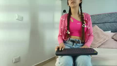 Snapshot of aleka_williams_ chatting on November 10, 11:37 pm aleka_williams_ online show from November 10, 11:37 pm