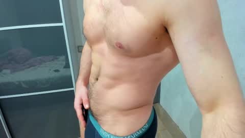 Snapshot of aleks_brown chatting on May 5, 10:18 pm aleks_brown online show from May 5, 10:18 pm