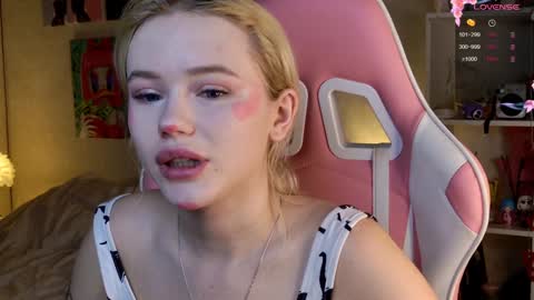 Lexi online show from February 5, 3:45 am