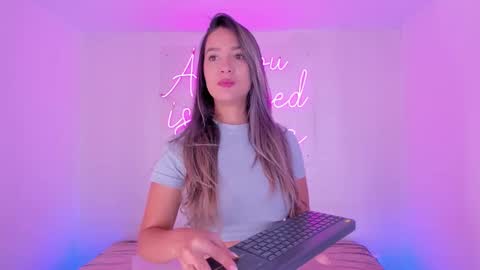 Snapshot of aleksandra_miller chatting on November 10, 12:26 pm Aleksandra online show from November 10, 12:26 pm