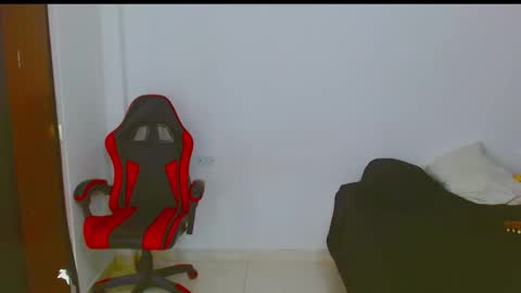 Snapshot of alekshadow chatting on March 7, 5:21 pm alekshadow online show from March 7, 5:21 pm