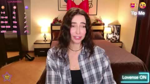 Snapshot of alenacoplan chatting on April 18, 6:23 pm AlenaCoplan online show from April 18, 6:23 pm