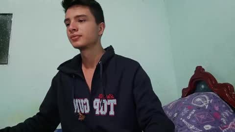 Snapshot of aleo_011 chatting on December 29, 1:45 am Alejandro online show from December 29, 1:45 am