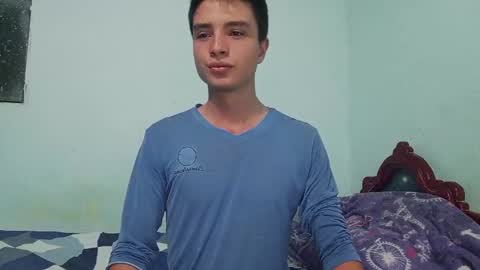 Snapshot of aleo_011 chatting on January 3, 2:10 am Alejandro online show from January 3, 2:10 am