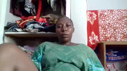 Noreen Kennth and Emilly online show from November 1, 6:43 pm