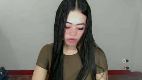 Snapshot of alesha_vibe_me chatting on December 13, 6:21 am alesha_vibe_me online show from December 13, 6:21 am