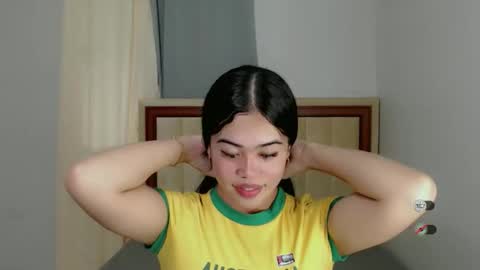 Snapshot of alesha_vibe_me chatting on September 12, 2:33 am alesha_vibe_me online show from September 12, 2:33 am