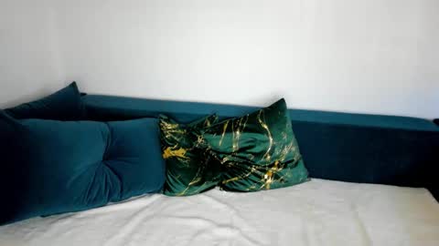 Alesiasin online show from March 13, 9:05 am