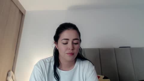 Snapshot of aleska__bell chatting on November 30, 10:14 pm Aleska online show from November 30, 10:14 pm