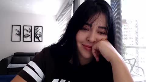 Snapshot of aleska__bell chatting on July 16, 3:29 pm Aleska online show from July 16, 3:29 pm