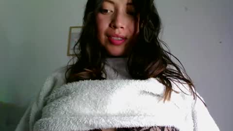 QUEEN OFF MILk  IM BACK  15 NOV online show from April 25, 3:09 pm
