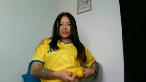 QUEEN OFF MILk  IM BACK  15 NOV online show from June 24, 12:31 am