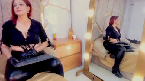 Snapshot of aleskadutth chatting on August 4, 10:40 am Aleska online show from August 4, 10:40 am